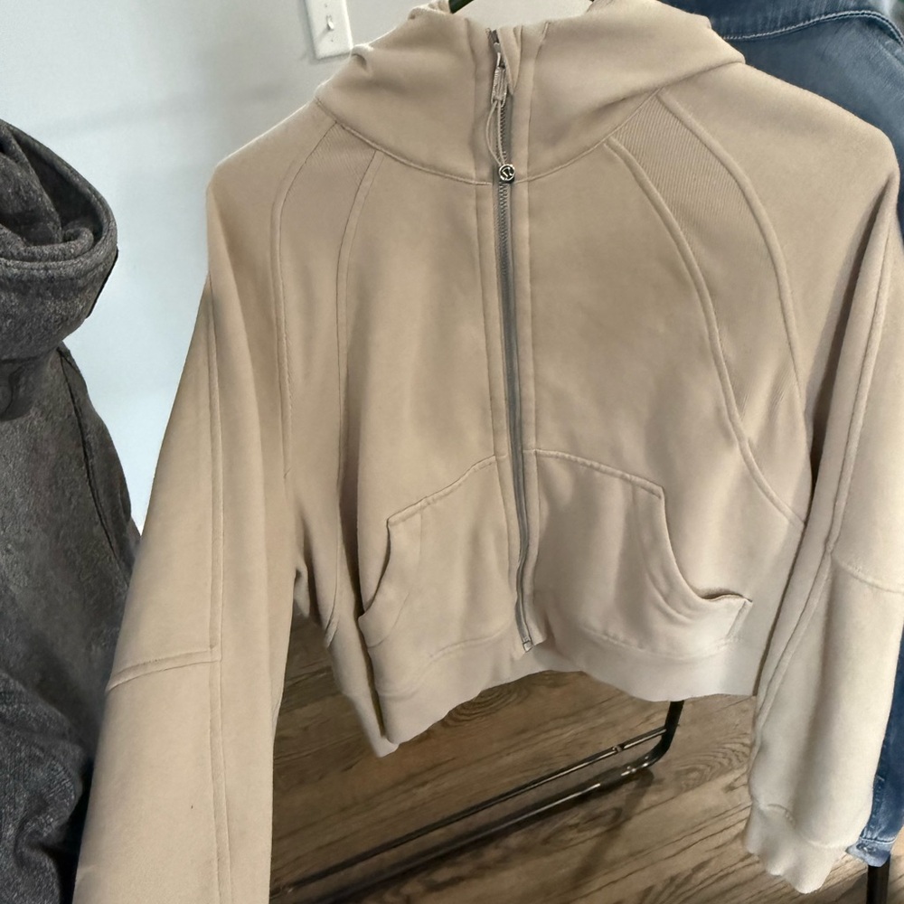 Lululemon cropped scuba- xs/s. Perfect used condition!